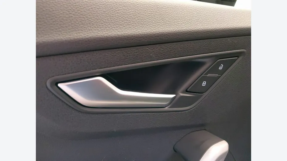 AUDI Q2 -
