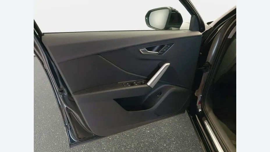 AUDI Q2 -