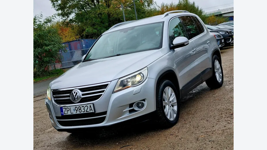 VOLKSWAGEN Tiguan -
