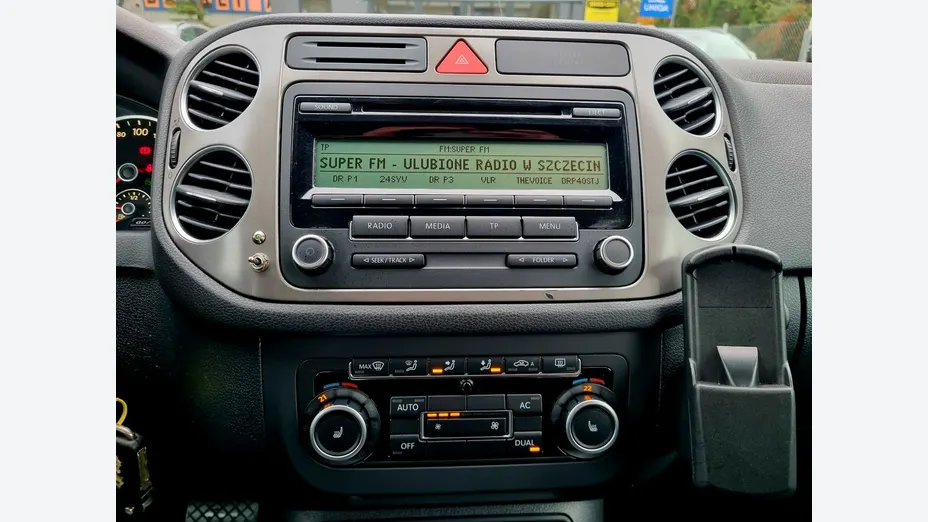 VOLKSWAGEN Tiguan -