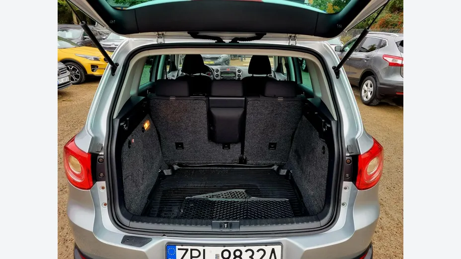 VOLKSWAGEN Tiguan -