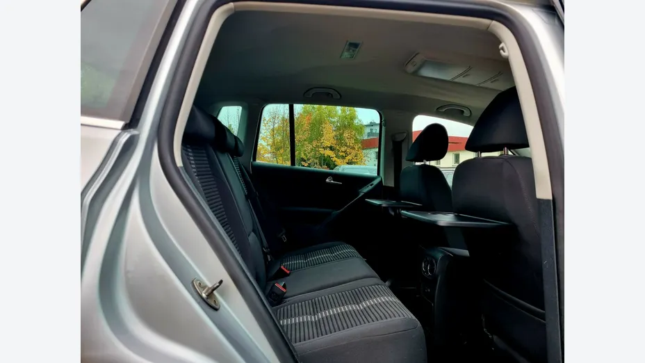 VOLKSWAGEN Tiguan -
