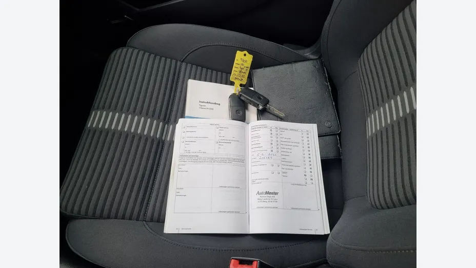VOLKSWAGEN Tiguan -