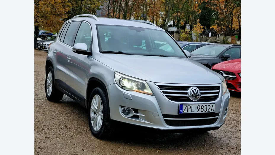 VOLKSWAGEN Tiguan -