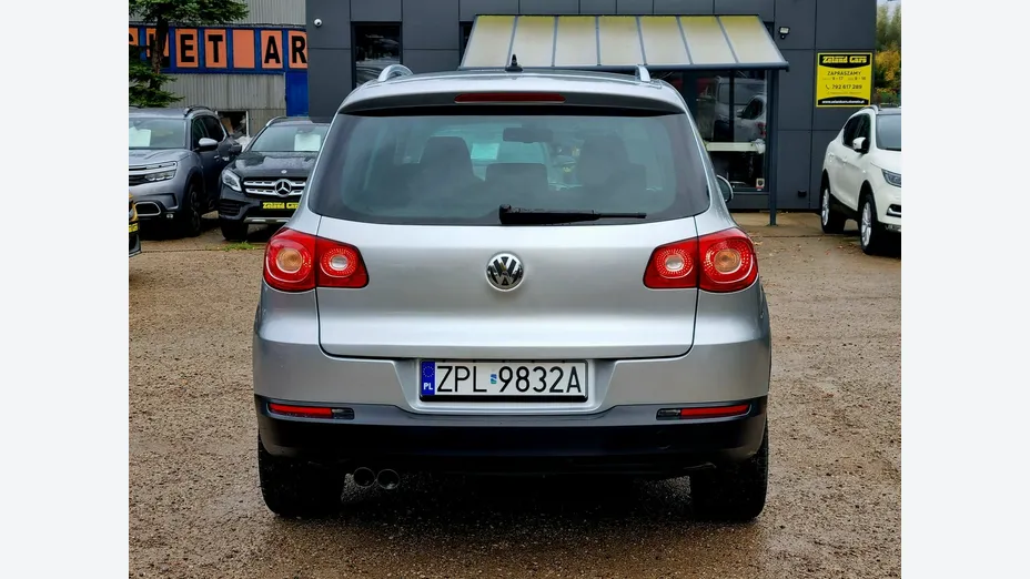VOLKSWAGEN Tiguan -