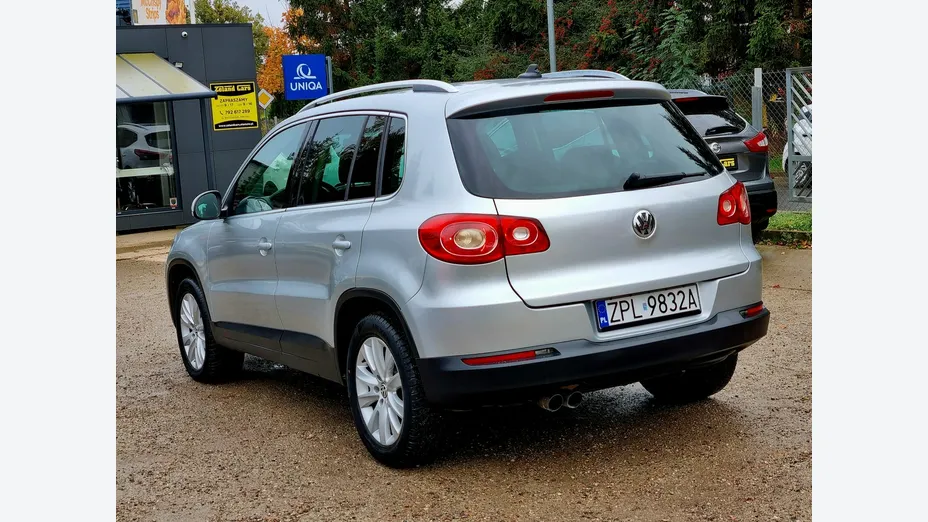 VOLKSWAGEN Tiguan -