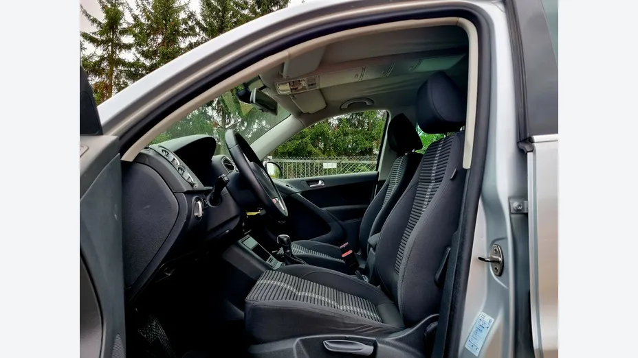 VOLKSWAGEN Tiguan -