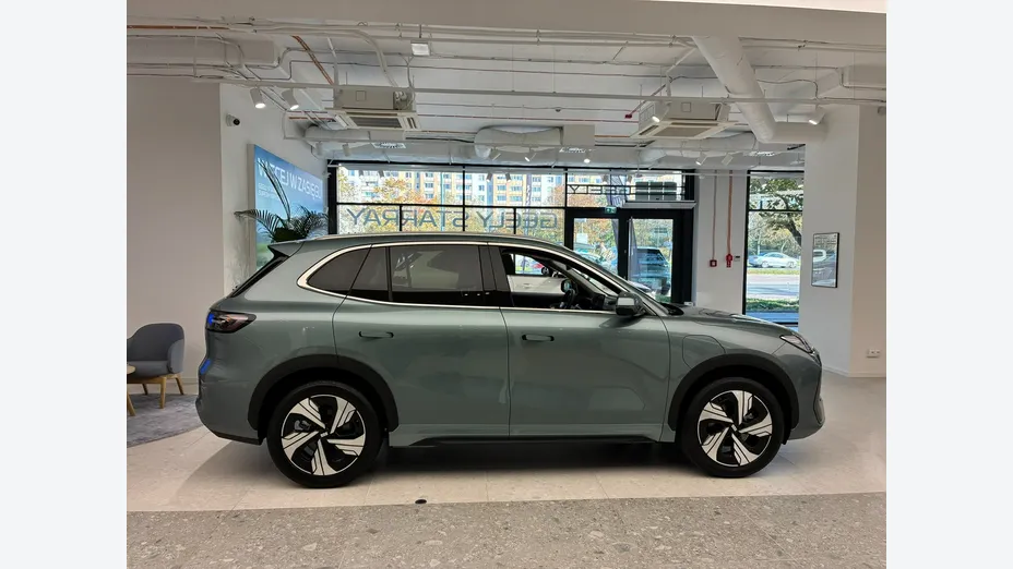 GEELY EX5 -