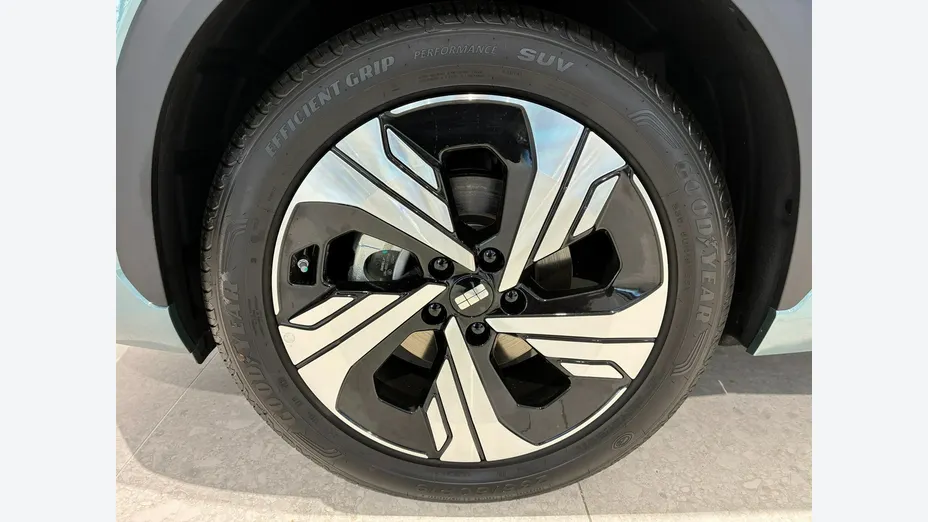 GEELY EX5 -