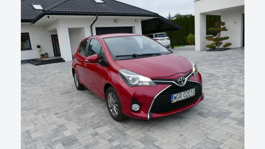 TOYOTA Yaris -