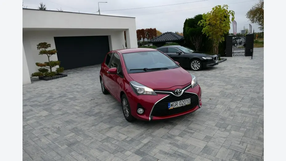 TOYOTA Yaris -