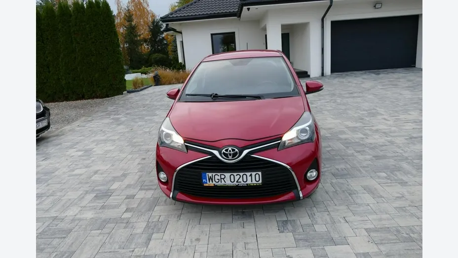 TOYOTA Yaris -