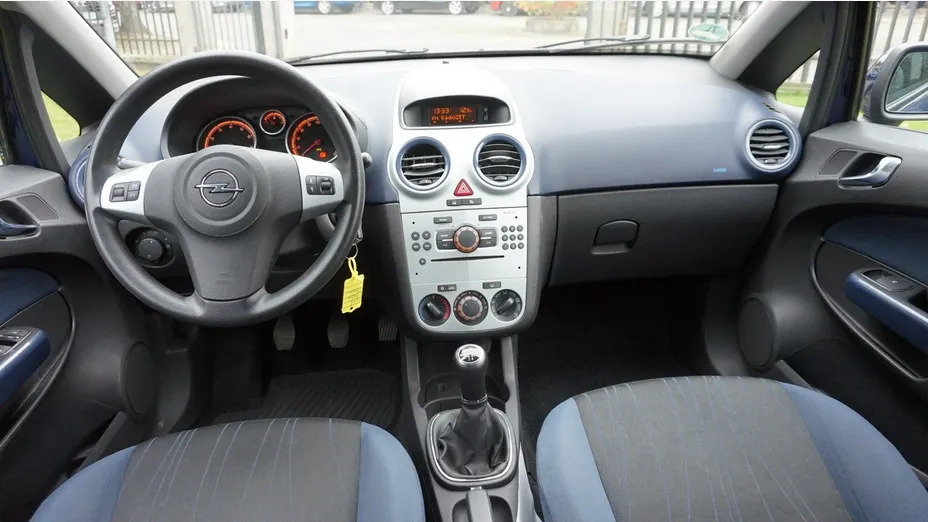 OPEL Corsa -