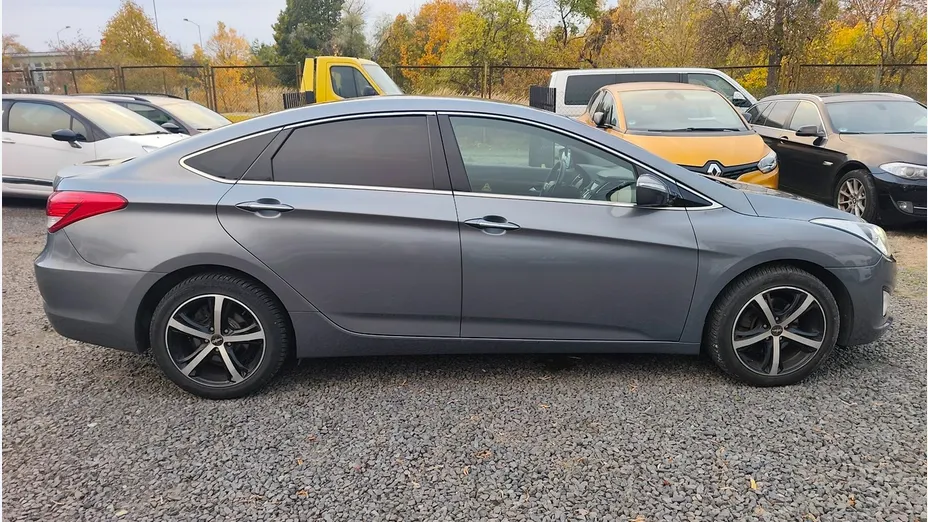 HYUNDAI i40 -