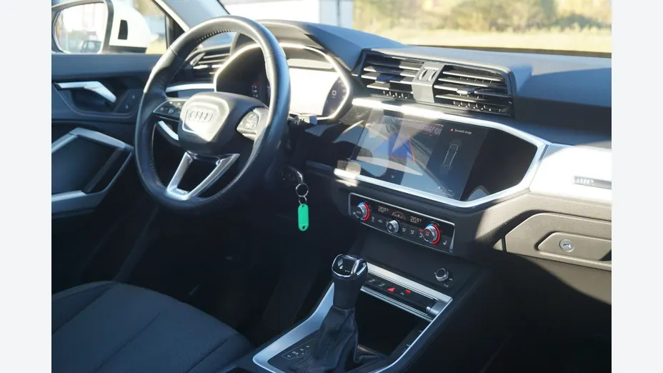 AUDI Q3 -