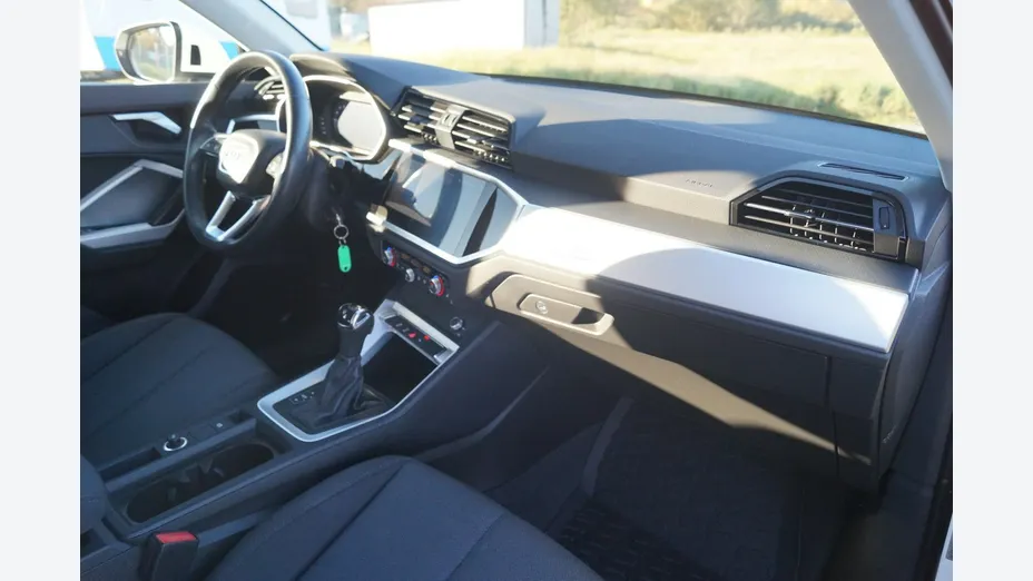AUDI Q3 -