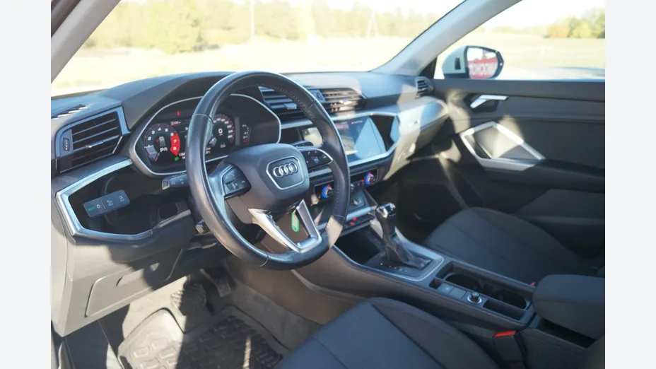 AUDI Q3 -