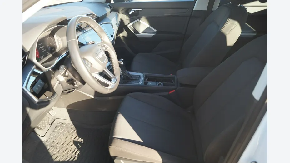 AUDI Q3 -