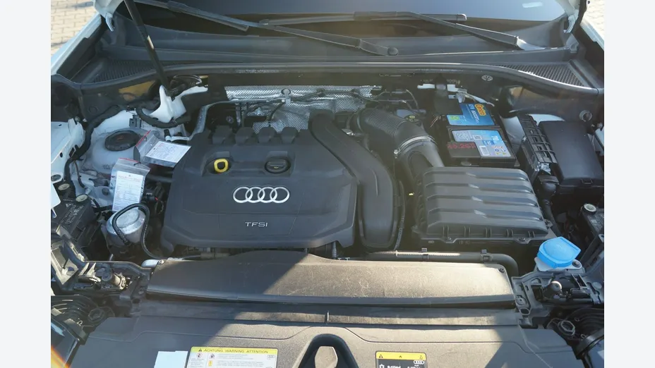 AUDI Q3 -