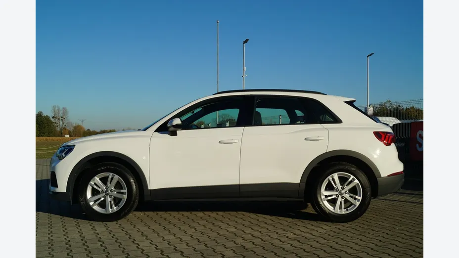 AUDI Q3 -