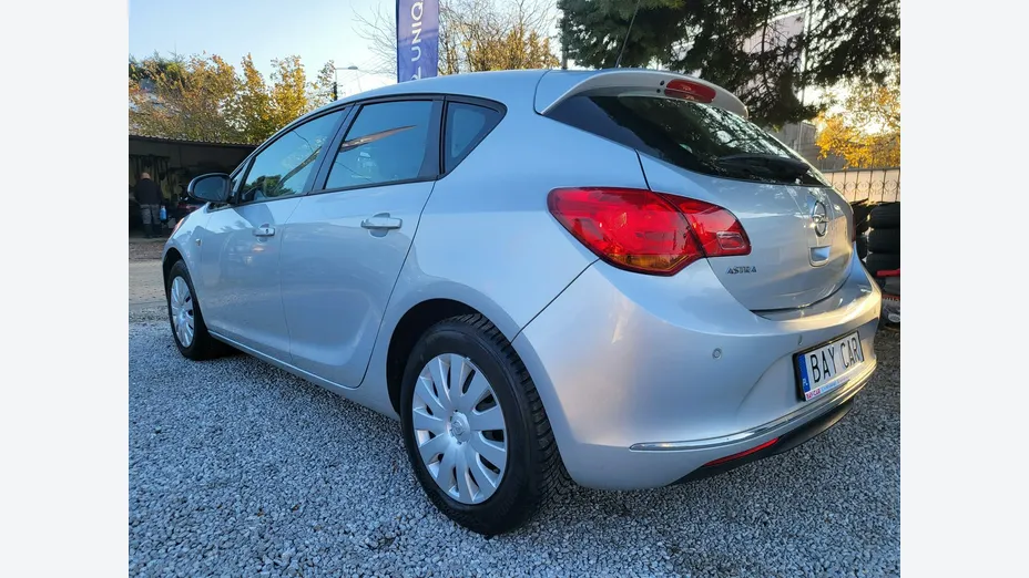 OPEL Astra -