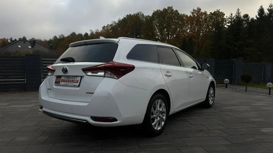 TOYOTA Auris -