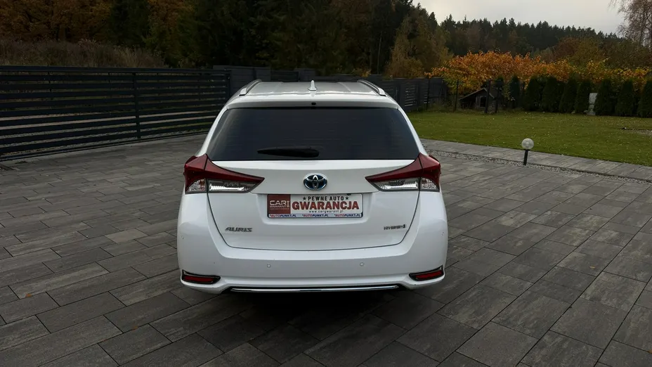 TOYOTA Auris -