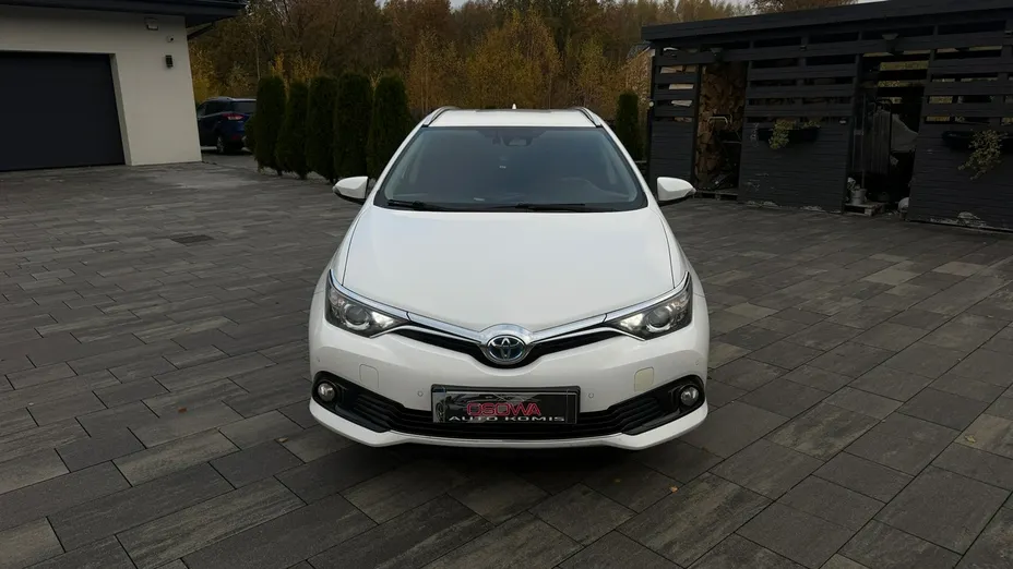 TOYOTA Auris -