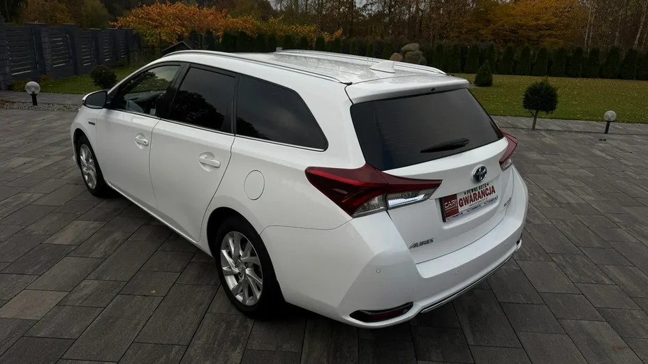 TOYOTA Auris -