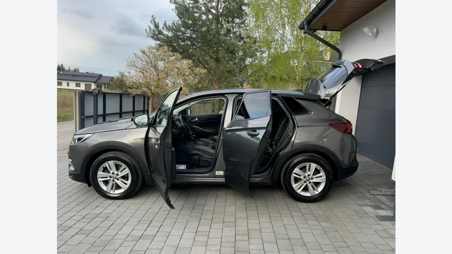 OPEL Grandland X -