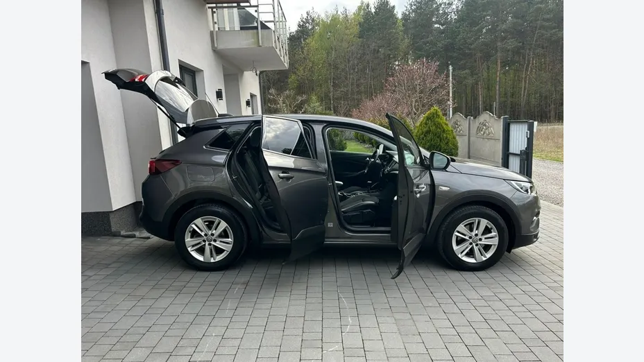 OPEL Grandland X -