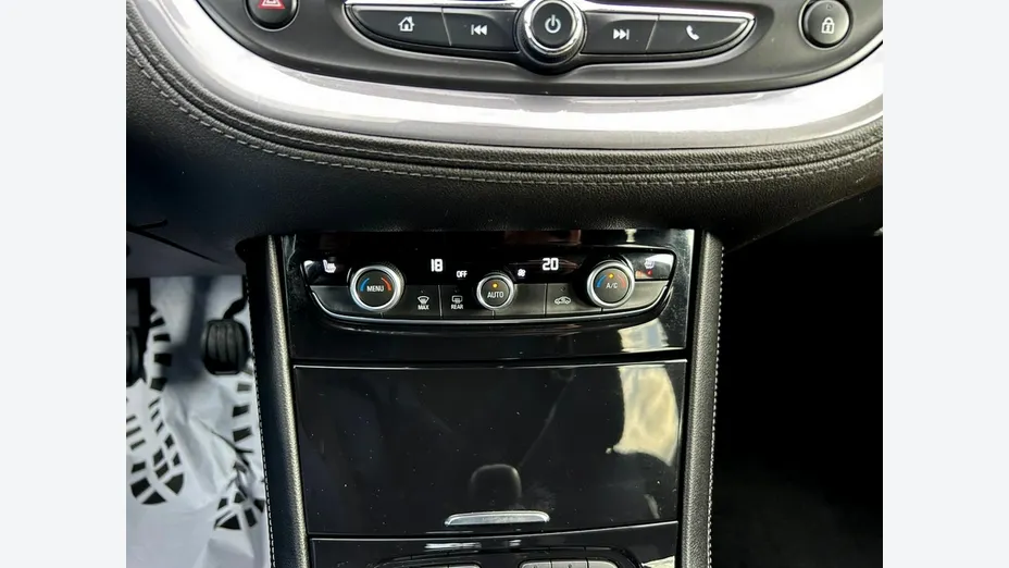 OPEL Grandland X -