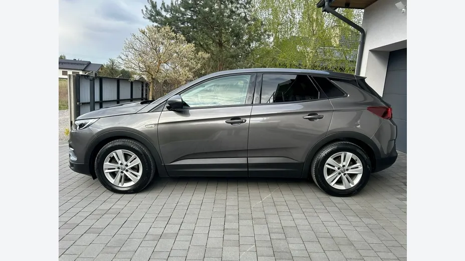 OPEL Grandland X -