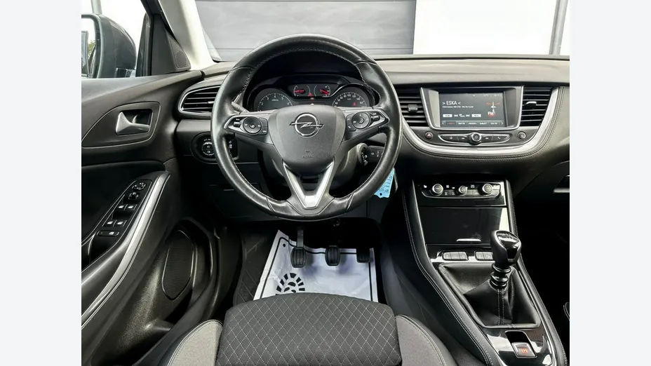 OPEL Grandland X -
