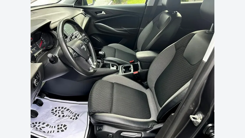 OPEL Grandland X -
