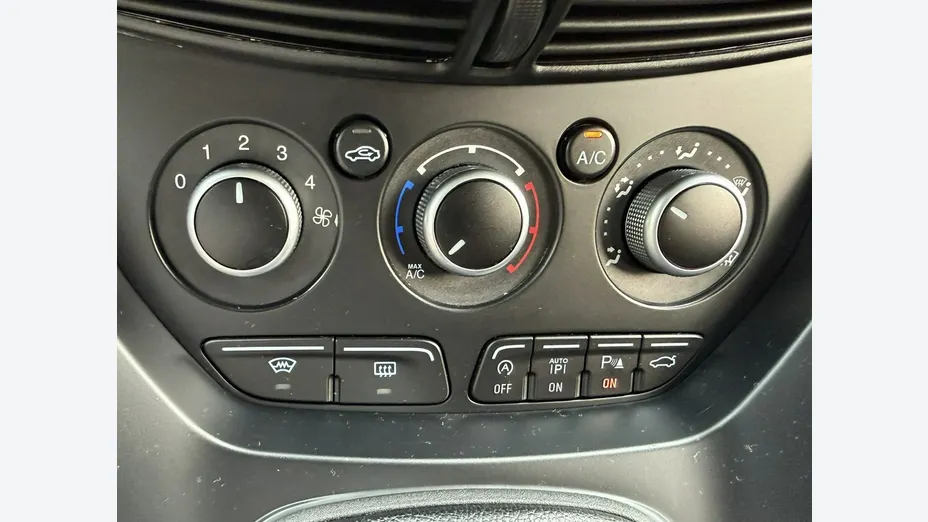 FORD Kuga -