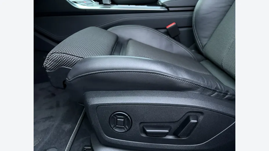 AUDI A6 -
