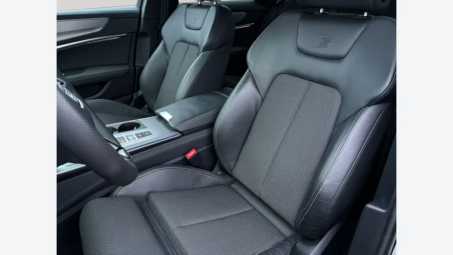 AUDI A6 -