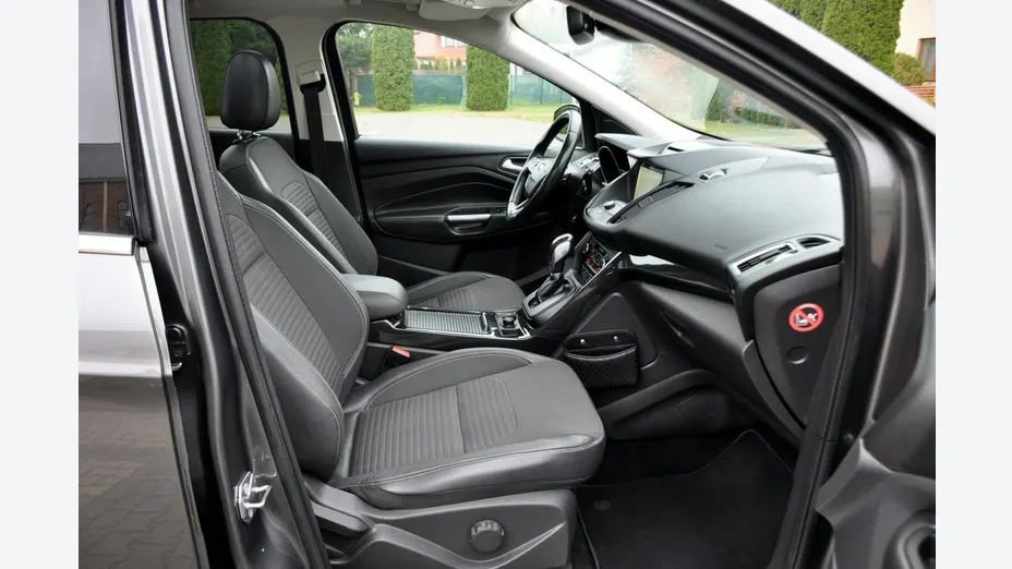 FORD Kuga -