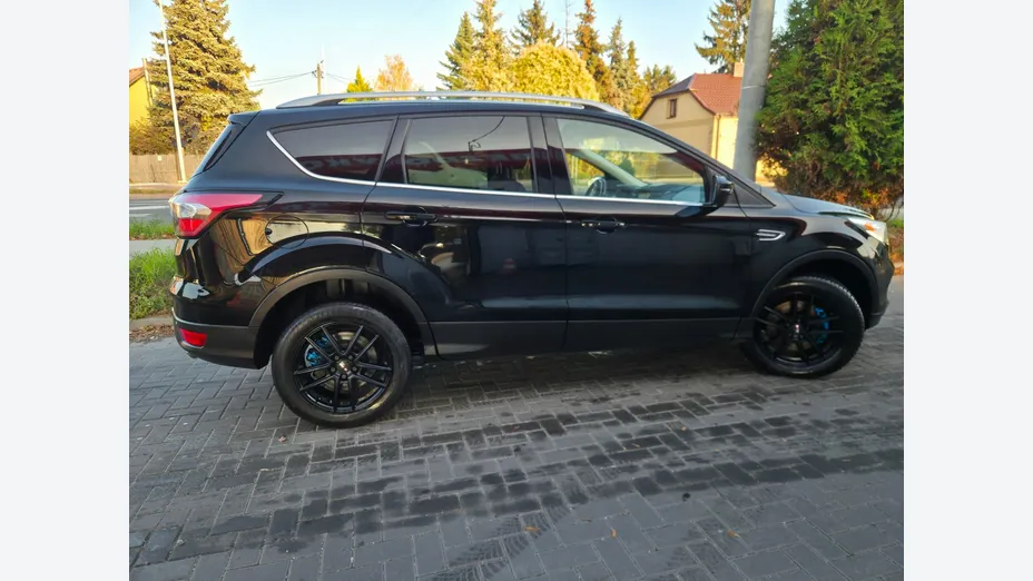 FORD Kuga -