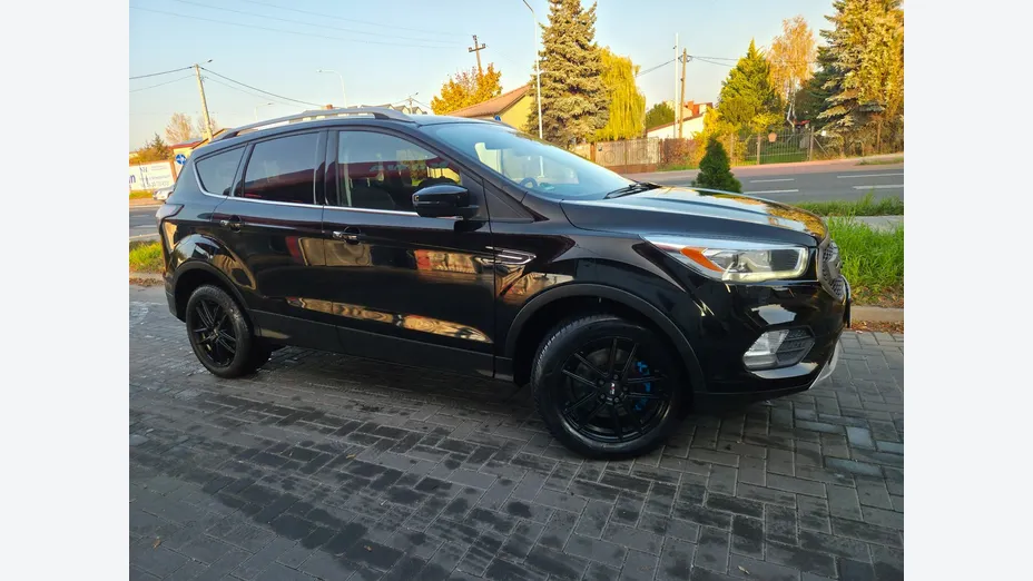 FORD Kuga -