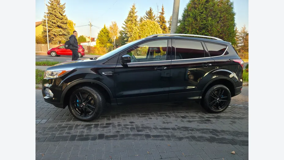 FORD Kuga -