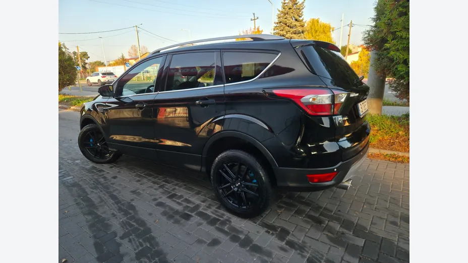 FORD Kuga -
