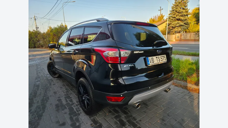 FORD Kuga -