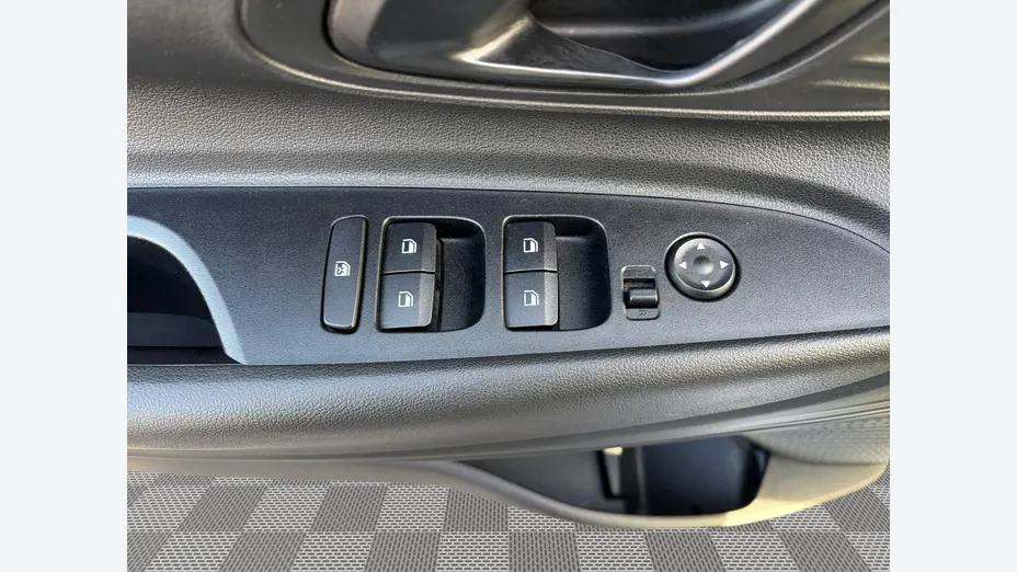HYUNDAI i20 -