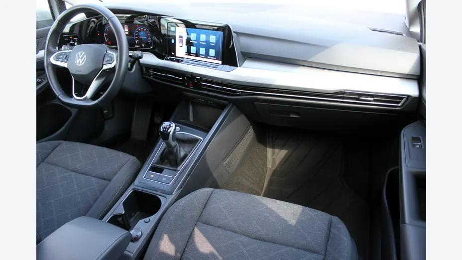 VOLKSWAGEN Golf -
