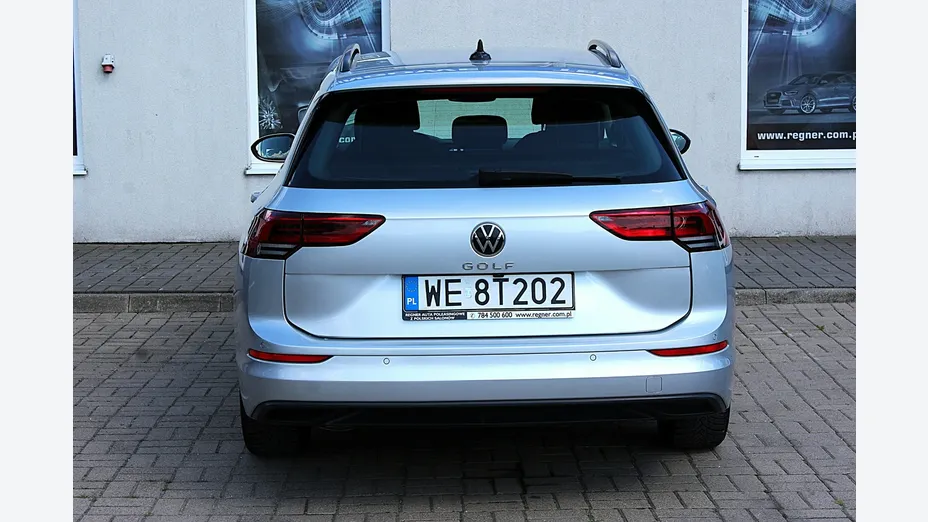 VOLKSWAGEN Golf -