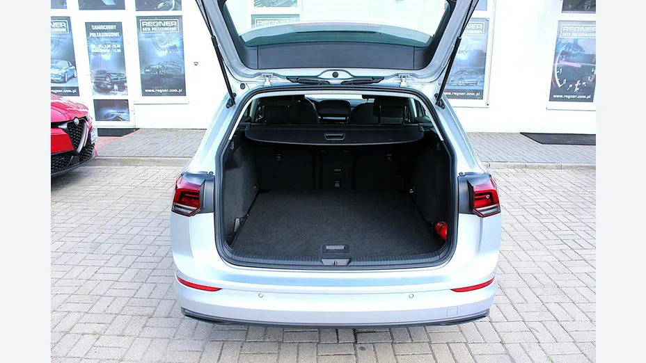 VOLKSWAGEN Golf -
