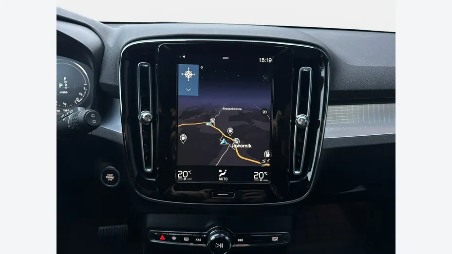VOLVO XC40 -