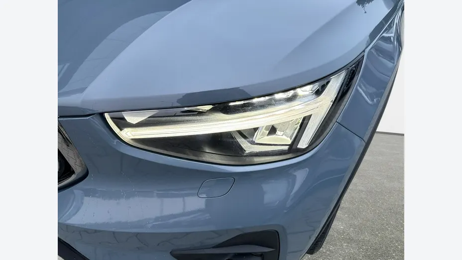 VOLVO XC40 -